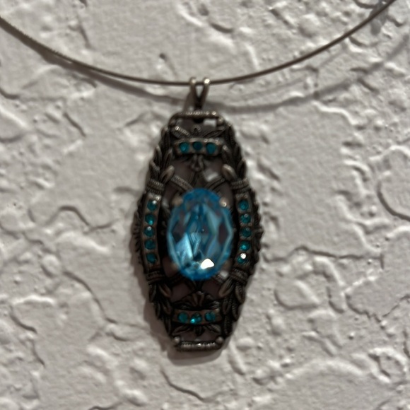 Turquoise Pendant Silver Choker Necklace - Picture 3 of 4